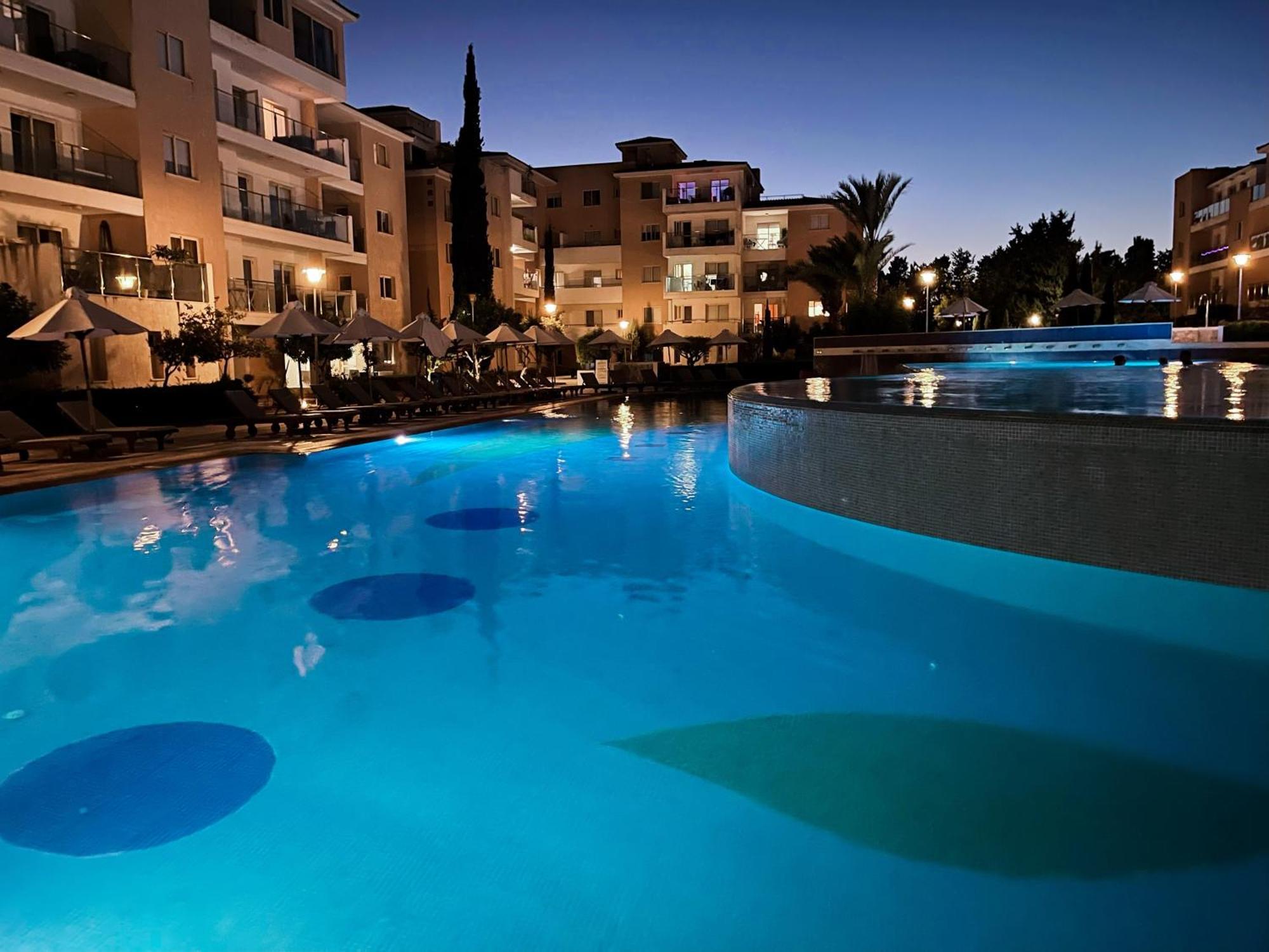Ferienwohnung Elysia Park Paphos Exterior foto